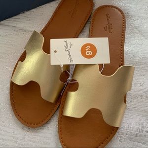 Universal Thread - Gold - Jenny Sandal - Size 9.5